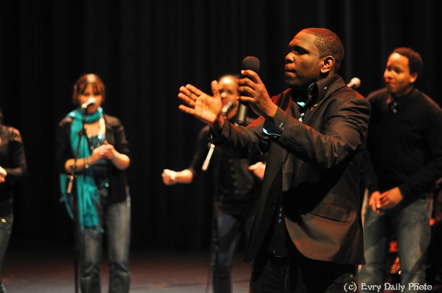 Evry Daily Photo - Telethon Evry 2010 - Concert Evry University Gospel - large - 5244074392.jpg
